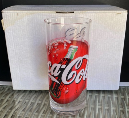 305002-1 € 15,00 coca cola glas 6x in doos logo fles D6,5 H 14 cm.jpeg